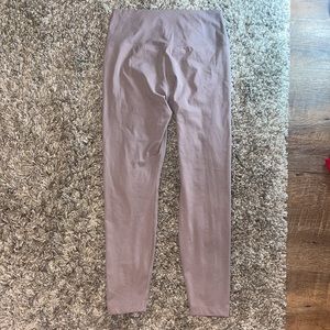 Size large Nike yoga leggings blush color